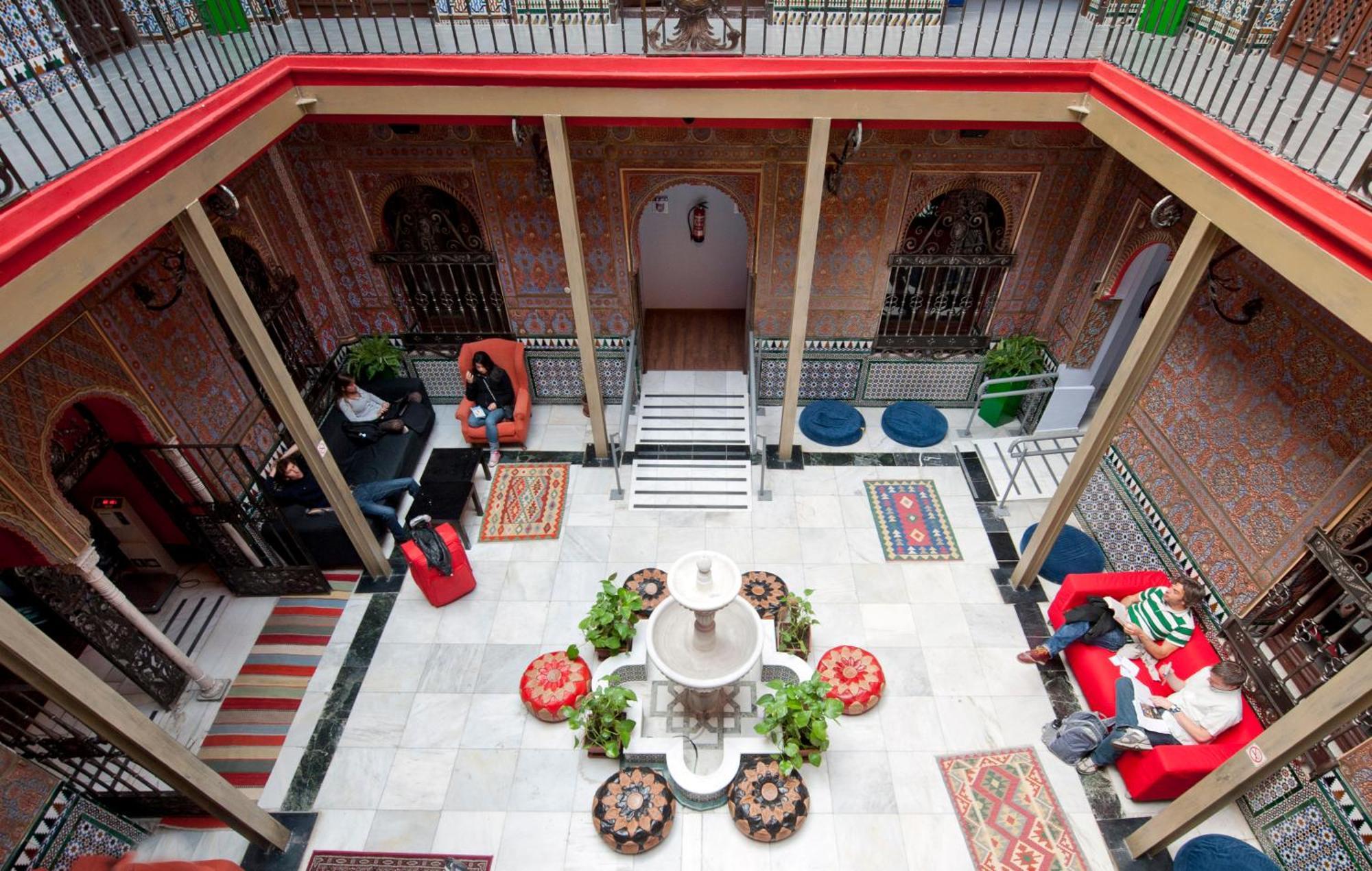 Cats Hostel Madrid Sol Exterior photo